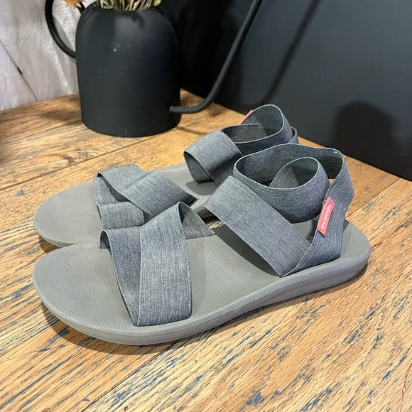 Columbia Gray Stretch Sandals – Size 9 US - Picture 1 of 7